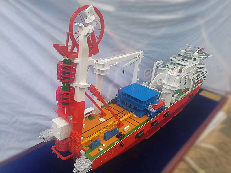 深潛工作船